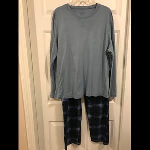 NWOT! CuddlDuds Blue Pj Set